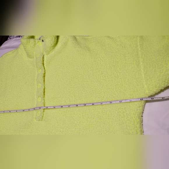 NWT🔥$55 Aerie Cloud Fluffy Soft Henley Sweatshirt Sweater Neon Yellow Last 1 - Picture 9 of 12